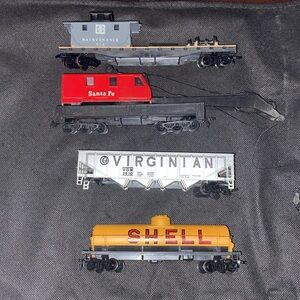 Vintage Tyco Santa Fe Maintenance Car 932 HO Train Car + 3 additional